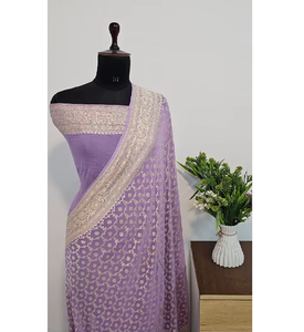 Sari Banarasi de Georgette Khaddi Puro, Tejido a Mano, con Intrincado Trabajo Zari, Elegante para Fiestas y Eventos Tradicionales - Product Image 3