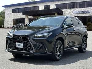 Negro usado 2024 Lexus NX 250 AWD con ruedas de aleación Asientos de cuero Sistema de navegación Arranque remoto Techo solar Asientos con calefacción - Product Image 4