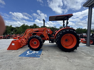 Nuevo Kubota M7060 con cargador en venta, disponible ahora. Tractor agrícola de alta resistencia premium con motor potente. - Product Image 2