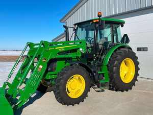 Tracteur John Deere d'occasion de qualité, modèle 5100M 4x4 avec chargeur frontal, cabine, chargeur frontal et godet - Product Image 3