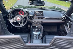 Voiture d'occasion fiable, Fiat 124 Spider Abarth 2017 - Product Image 2