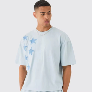 Conjunto de Camiseta y Pantalones Cortos Oversize de Mezclilla con Lavado Ácido y Apliques de Estrellas para Hombre, Estilo Urbano - Product Image 3
