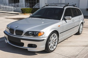 2002 B-M-W 325-i T-o-u-r-i-n-g - Product Image 2