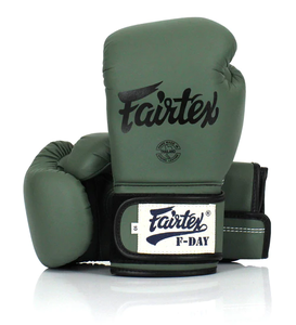 Gants de boxe MMA en cuir PU avec logo personnalisé de nouvelle fabrication avec évacuation de l'humidité et fermeture pour l'entraînement - Product Image 1