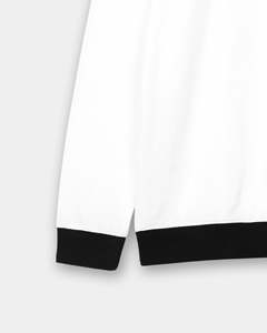 Sudadera blanca elegante para hombre con acentos negros Diseño de moda hacia adelante Tela suave y duradera Mezcla perfecta de comodidad y estilo - Product Image 4