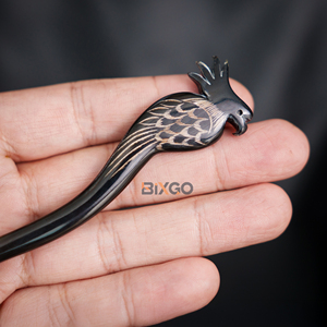 Venta al por mayor de cuerno de búfalo natural en forma de loro peinado palo de Vietnam hecho a mano de origen personalizable - Product Image 3