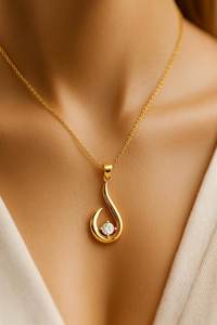 Colgante de Plata de Ley 925 con Baño de Oro Vermeil de 14k, Forma de Lágrima, con Circonita Cúbica, Color Personalizado, Estilo Cristiano, Elegante y Minimalista - Product Image 4