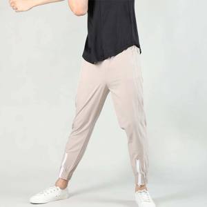 Pantalon cargo confortable pour hommes de qualité supérieure-Tissu de haute qualité avec plusieurs poches-Idéal pour les activités de plein air et les vêtements décontractés - Product Image 4
