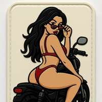 Patchs 3D personnalisés pour vêtements et chapeaux, motif Fille Motard Sexy, en PVC/Caoutchouc/TPR/Silicone, sans nickel, écologiques, à coudre/à coller