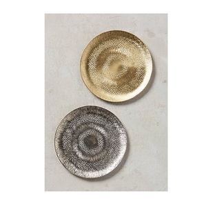 Dessous de verre en métal réutilisable fabriqué à partir de matériaux de haute qualité offrant une durabilité et une résistance durables contre les déversements - Product Image 1