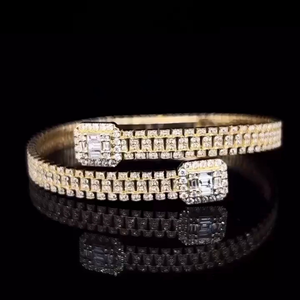 สร้อยข้อมือแบบ Cuban Chain ขนาด 20 มม. ประดับเพชร Moissanite เกรด D VVS พร้อมส่ง ทำจากเงินแท้ 925 บรรจุกล่องของขวัญ เหมาะสำหรับผู้ชายและผู้หญิง - Product Image 1