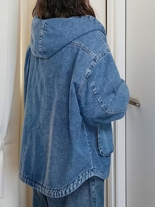 Veste en jean délavé pour femme avec capuche, coupe ample, style décontracté, en coton, style automne, couleur unie, boutonnage frontal - Product Image 3