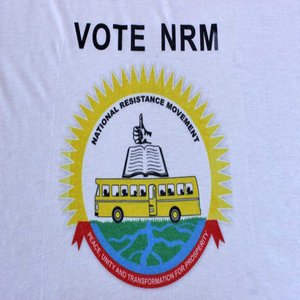 Camiseta unisex de poliéster con impresión de logotipo personalizado de fábrica de 120Gsm, impresión por sublimación en blanco sólido para elecciones, fabricada en la India - Product Image 3