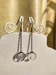 Boucles d'oreilles en résine faites à la main MN EXPORTS, perles naturelles, bijoux élégants en époxy pour femmes, légères, tendance, design personnalisé, pour soirée - Product Image 6
