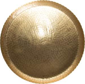 Plateau de service décoratif en métal rond doré en acier inoxydable martelé avec bord dentelé pour ustensiles de cuisine - Product Image 1