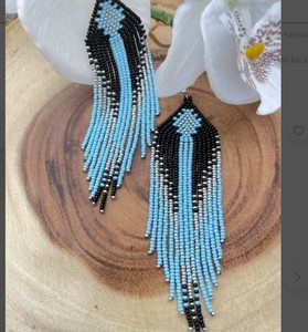 Pendientes Largos Hechos a Mano con Cuentas Mágicas, Pendientes Negros con Flecos, Pendientes con Borlas - Product Image 1