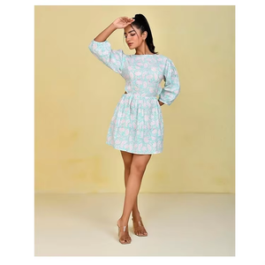 Conjunto de algodón floral verde azulado elegante con estampado de bloques de mano y Frente de corbata elegante para ropa de moda de mujer de la India - Product Image 4