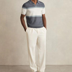 Polo texturé en tricot moderne offrant confort et style Polo texturé en tricot à manches courtes - Product Image 5