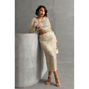 Vente en gros de jupes en plumes et paillettes pour femmes - Product Image 5
