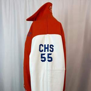 Chaqueta Bomber Varsity de Béisbol con Cuello Alto, Delgada, Unisex, con Logotipo Personalizado al por Mayor, con Logotipo Frontal en Chenille - Product Image 3