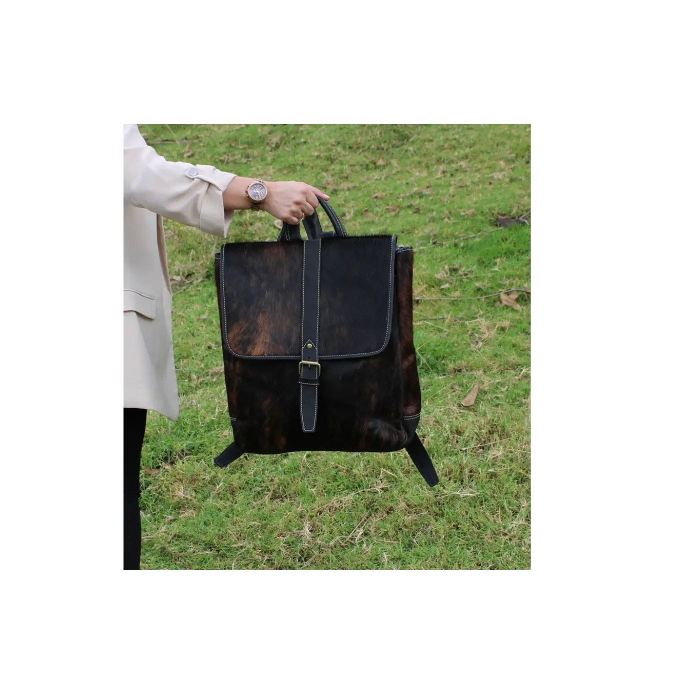 Vendeur en gros de sac à dos en cuir de fourrure de vachette avec sac à dos en cuir de style occidental de couleur unie à vendre