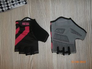 Nouveau noir et rose à la mode élégant nouveau Design enfants gants de course de vélo personnalisé court doigt gants de vélo pour les enfants - Product Image 2