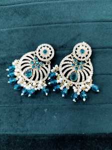 Boucles d'oreilles pour femmes Boucles d'oreilles traditionnelles Kundan Pearl Chandbali For Wedding Pearl, Chandbali Earring, Stud Earring - Product Image 2