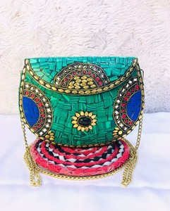 Designer fait à la main en métal mosaïque pochette artisanat traditionnel indien sangle unique dernier plage mode sac à main fait fermeture ouverte - Product Image 2