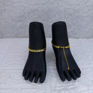 Chaîne de cheville pour femme en or plaqué de qualité supérieure, design feuille, bijoux tendance, chaîne de pied pour fête, mariage, tendance et élégante - Product Image 5