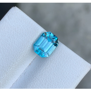 Zirconia Azul Natural de Corte Esmeralda de 2.70 CT, Corte Excelente, de Camboya - Product Image 1
