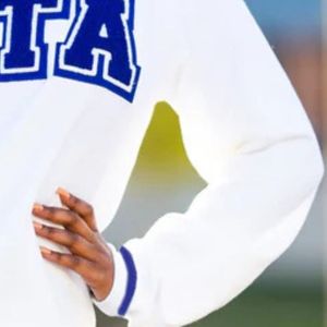 Sweat blanc vintage Zeta Varsity avec des lettres en coton doux et en chenille pour les membres de la sororité. Vêtements grecs élégants - Product Image 6