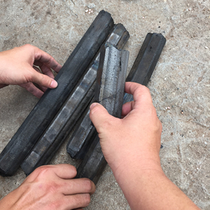 Briquetas de carbón vegetal hechas a máquina de alta calidad fabricadas rigurosamente a partir de compresas calientes de bambú carbonizado - Product Image 1