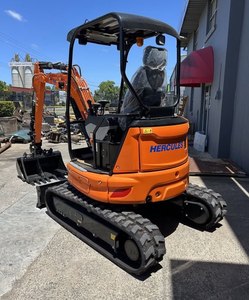 Mini Excavadora de Alta Calidad con Sistema Totalmente Hidráulico - Product Image 2