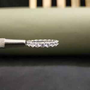 Bijoux fins exclusifs en acier inoxydable, coupe ronde classique, moissanite, luxe, mariage, anniversaire, pour cadeau - Product Image 4