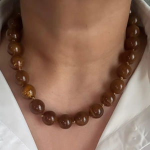 Collar de cuentas de resina hecho a mano, joyería elegante para ocasiones especiales y uso diario, accesorio de moda - Product Image 1