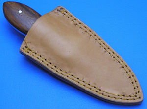 Cuchillo para abridor de mariscos de acero de Damasco con mango de nuez y Funda de cuero para el hogar y el restaurante - Product Image 4