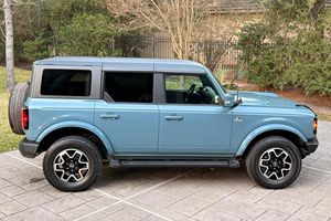 Ford Bronco Outer Banks 2022 Usado, 14100 Millas, 4x4, Paquetes High y Lux - Product Image 3