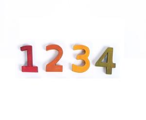 ตัวอักษรไม้แบบตั้งพื้น เป็นมิตรกับสิ่งแวดล้อม ทำด้วยมือ  ธีมตัวอักษร  สีจากน้ำ ปลอดสารพิษ  ไม่มีขยะเหลือ  ของขวัญสำหรับเด็ก - Product Image 5