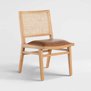 Silla de Comedor Simple Daton Hecha con Estructura de Madera de Teca Sólida y Ratán Tejido con Asiento de Cuero Sintético y Acabado Marrón Natural. - Product Image 2