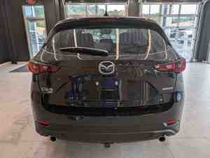 2025 CX 5 2.5 S Carbon Edition con motor de cuatro cilindros de 2.5L (187hp) estándar i Active AWD - Product Image 4