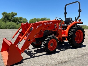 Vente en gros Tracteur Kubota avec chargeur frontal et accessoires pour pelleteuse Chargeur complet sur pneus neuf d'occasion avec composants centraux - Product Image 2