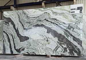 Losa de Mármol Ónix del Himalaya, Base Blanca/Blanco Roto, Vetas Irregulares Verdes/Doradas/Grisáceas para Decoración de Dormitorio, Salón, Diseño Moderno - Product Image 2