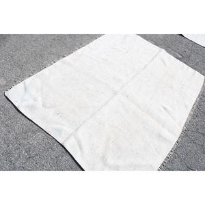 พรมตุรกีขนาด 5.9x4.6 ฟุต ลายดอกไม้สีขาว พรมวินเทจทำจากขนสัตว์ - Product Image 4