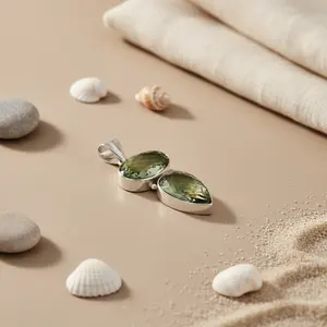 Colgante de Plata 925 con Amatista Verde para Mujer, Joyería Artesanal con Piedras Preciosas, Diamante Talla Esmeralda en Oro Rosa, Dije con Diseño de Dibujos Animados - Product Image 1