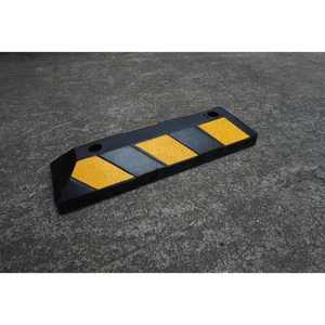 駐車場用反射テープ付きユニバーサルホイールストッパー - Product Image 5