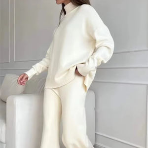 ชุดวอร์มกางเกงและฮู้ดสำหรับผู้หญิงชุดวอร์มทรงหลวมเข้ารูปแบบกำหนดเอง - Product Image 1