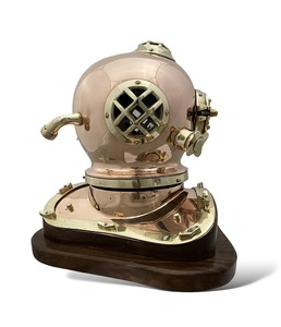 Casco de buceo decorativo de latón y cobre estilo antiguo de 10 pulgadas, inspirado en la marina, coleccionable para el hogar, la oficina o la sala de estar. - Product Image 1