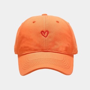 Casquette de Baseball personnalisée en coton ajustable avec broderie de cœur pour femmes et filles Chapeau rose pour papa et amour Commandes OEM - Product Image 6