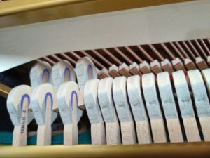 Yamahas U3G 88 Key Upright Piano Japan Made <b>Second</b> <b>Hand</b> Mechanical Upright Piano for Sale Excellent Sound Quality - Product Image 4