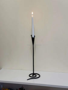 Chandelier élégant en fer forgé Calla Flower Bougeoir en métal fabriqué à la main avec fil tourbillon pour les occasions de Noël - Product Image 4